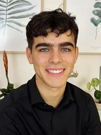 Tom OMEX Office Manager Expert